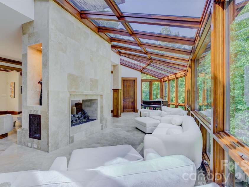 10310 Wildlife Road, Charlotte, NC 28278.  MLS# CAR4414606, YatesRealty ID 47305. Conservatory