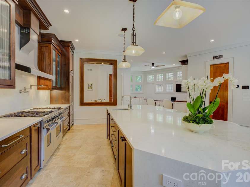 10310 Wildlife Road, Charlotte, NC 28278.  MLS# CAR4414606, YatesRealty ID 47305. Kitchen