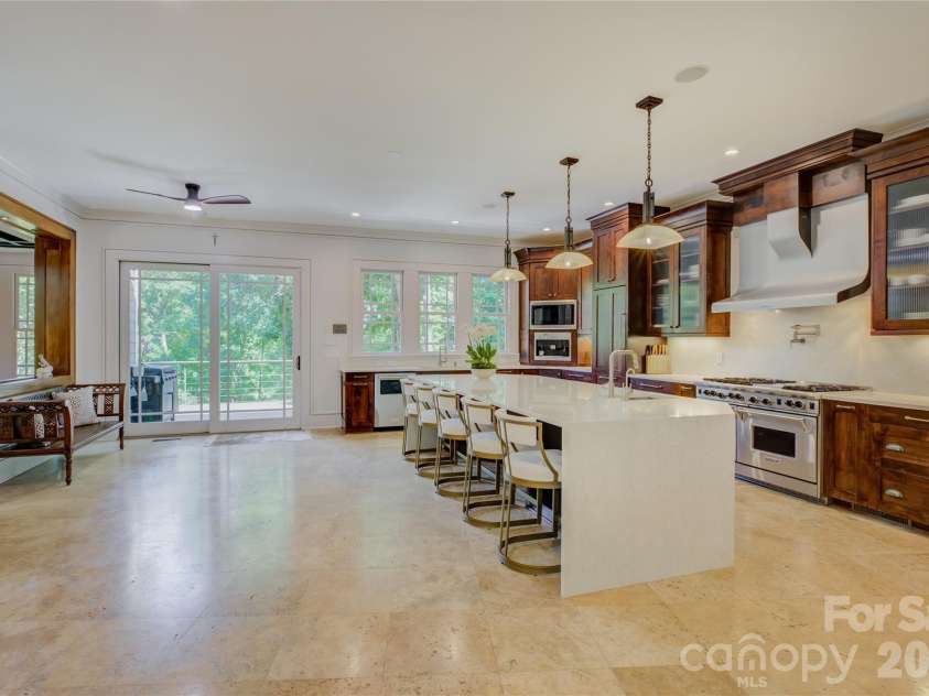 10310 Wildlife Road, Charlotte, NC 28278.  MLS# CAR4414606, YatesRealty ID 47305. Kitchen