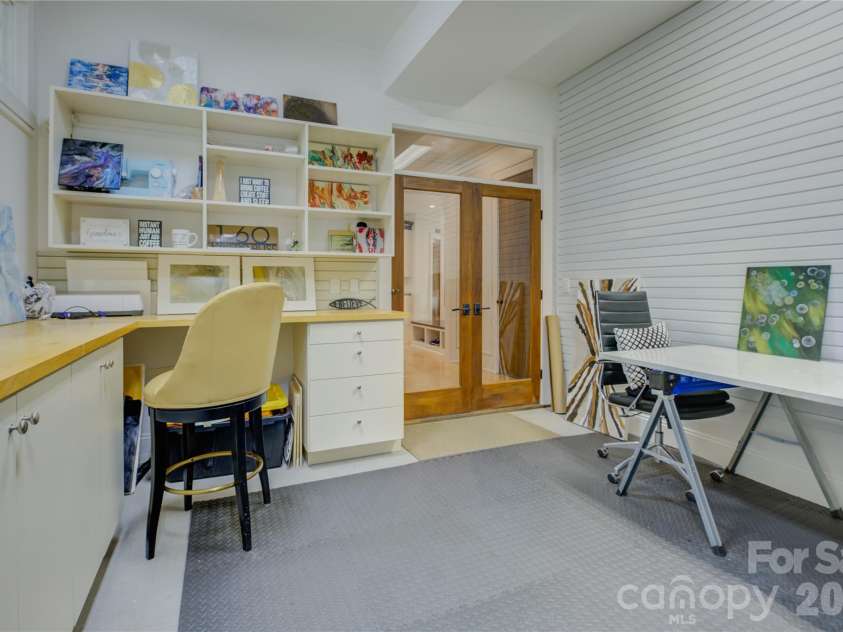 10310 Wildlife Road, Charlotte, NC 28278.  MLS# CAR4414606, YatesRealty ID 47305. Studio / Flex Room