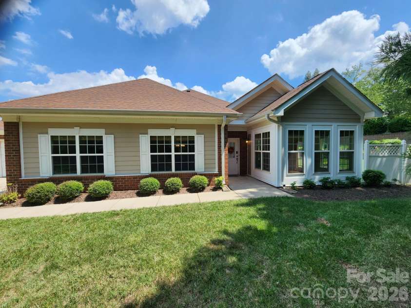 3225 Abbey Walk Lane, Matthews, NC 28105.  MLS# CAR4418549, YatesRealty ID 47307. 