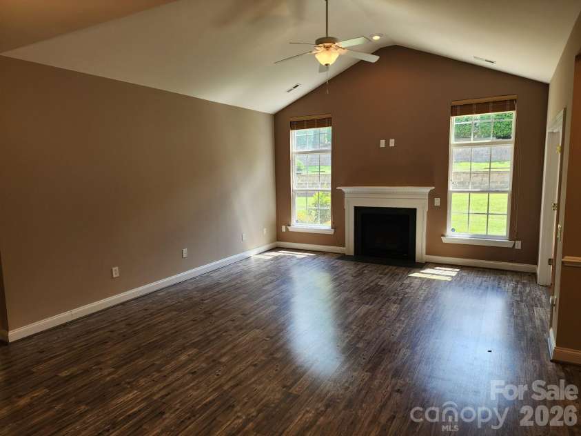 3225 Abbey Walk Lane, Matthews, NC 28105.  MLS# CAR4418549, YatesRealty ID 47307. 