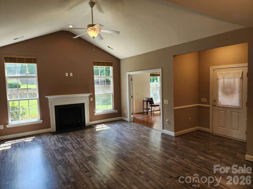 3225 Abbey Walk Lane, Matthews, NC 28105.  MLS# CAR4418549, YatesRealty ID 47307. 