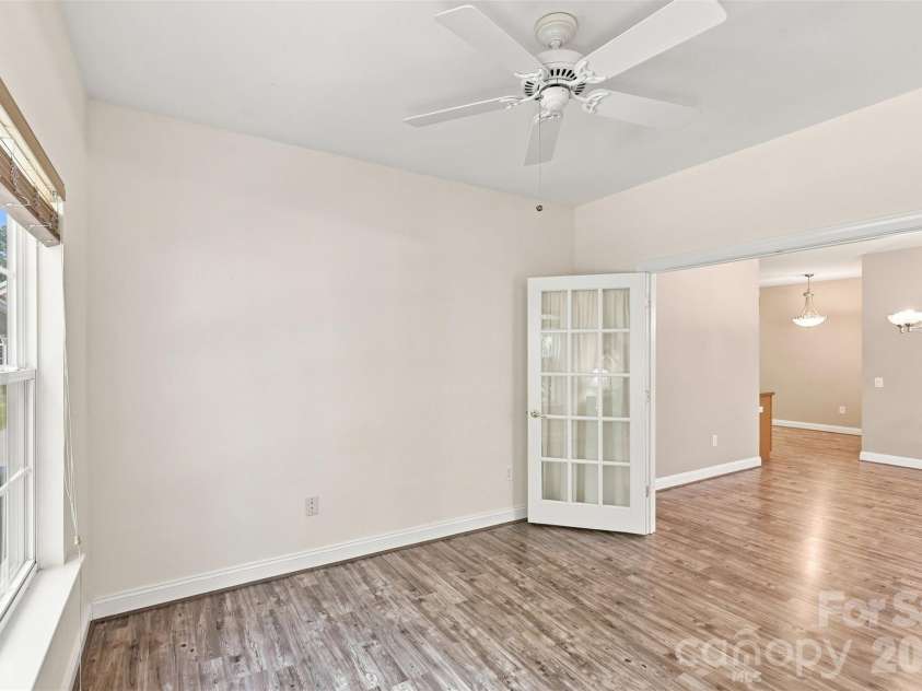 3225 Abbey Walk Lane, Matthews, NC 28105.  MLS# CAR4421215, YatesRealty ID 47307. 