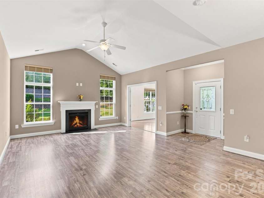 3225 Abbey Walk Lane, Matthews, NC 28105.  MLS# CAR4421215, YatesRealty ID 47307. 