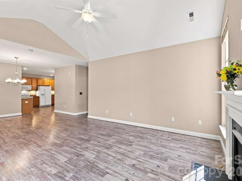 3225 Abbey Walk Lane, Matthews, NC 28105.  MLS# CAR4421215, YatesRealty ID 47307. 