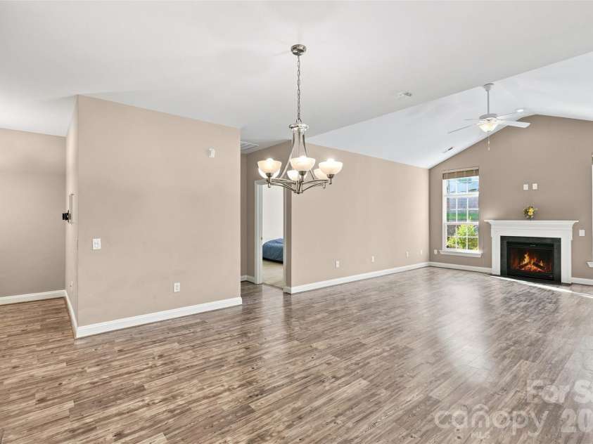3225 Abbey Walk Lane, Matthews, NC 28105.  MLS# CAR4421215, YatesRealty ID 47307. 