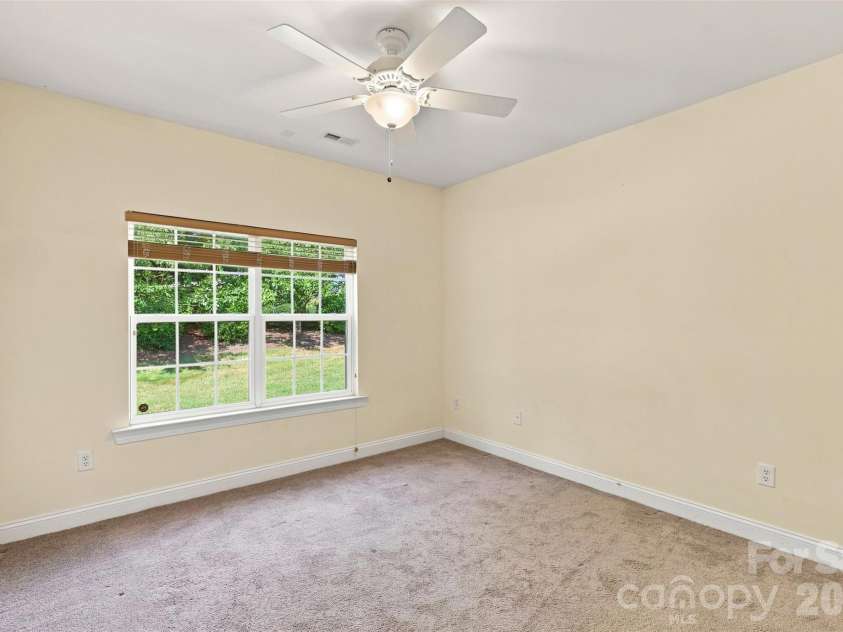 3225 Abbey Walk Lane, Matthews, NC 28105.  MLS# CAR4421215, YatesRealty ID 47307. 