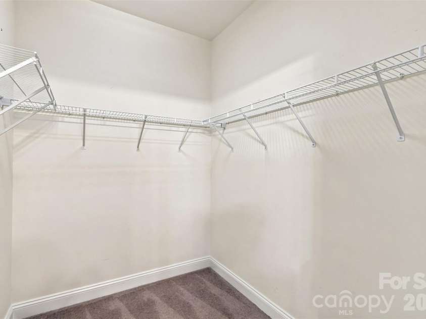 3225 Abbey Walk Lane, Matthews, NC 28105.  MLS# CAR4421215, YatesRealty ID 47307. 
