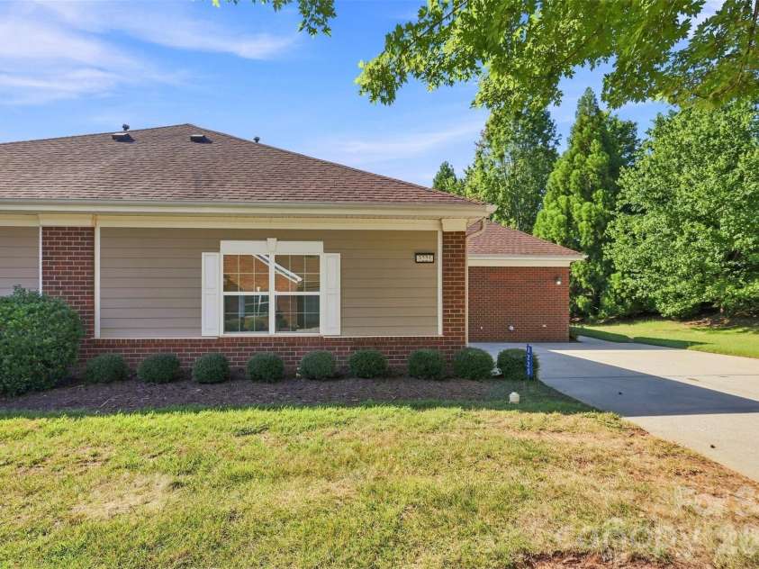 3225 Abbey Walk Lane, Matthews, NC 28105.  MLS# CAR4421215, YatesRealty ID 47307. 