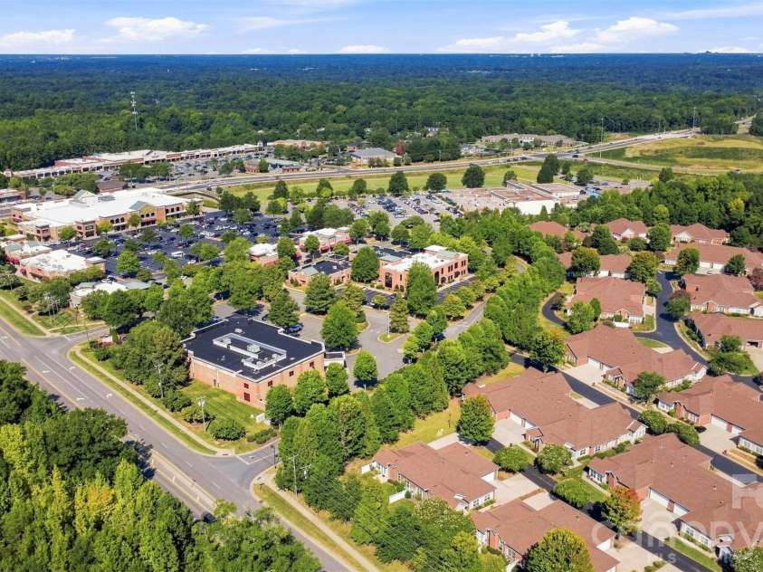 3225 Abbey Walk Lane, Matthews, NC 28105.  MLS# CAR4421215, YatesRealty ID 47307. 