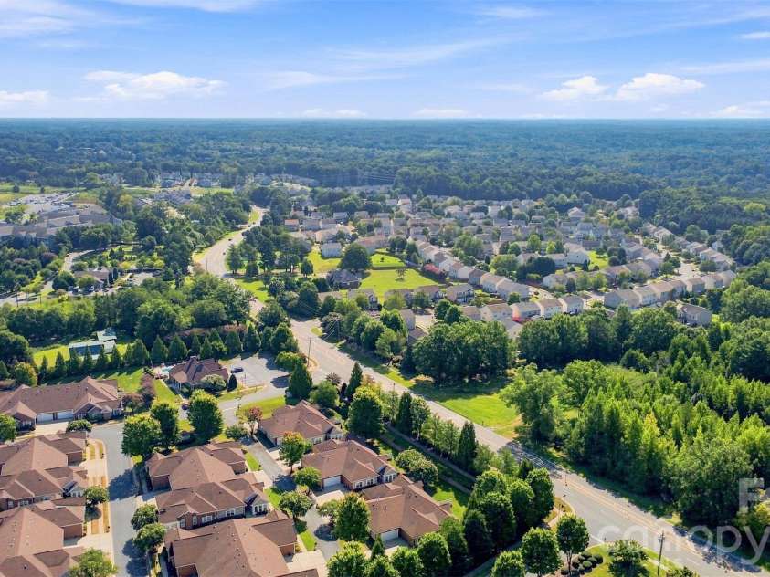 3225 Abbey Walk Lane, Matthews, NC 28105.  MLS# CAR4421215, YatesRealty ID 47307. 