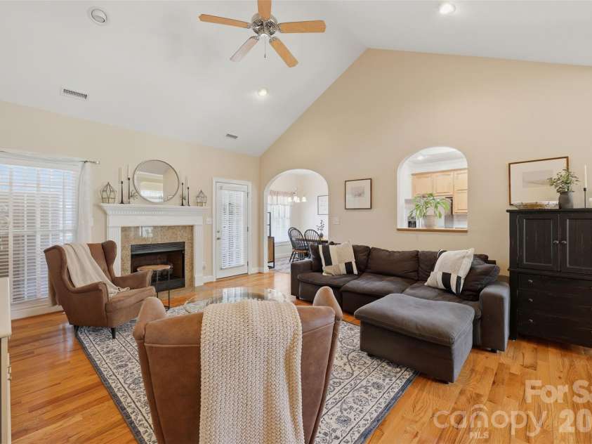 1719 30th Avenue Court, Hickory, NC 28601.  MLS# CAR4417050, YatesRealty ID 47309. 