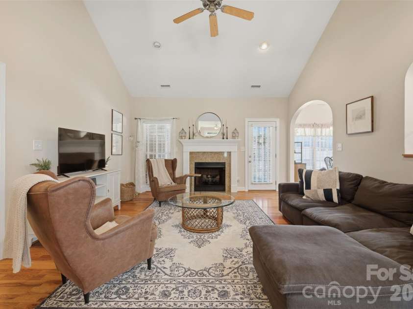 1719 30th Avenue Court, Hickory, NC 28601.  MLS# CAR4417050, YatesRealty ID 47309. 