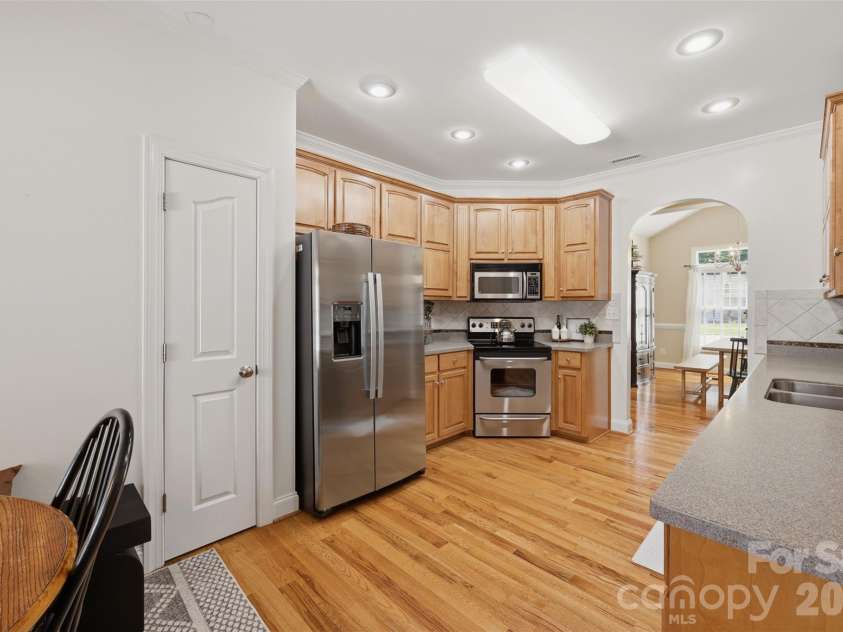 1719 30th Avenue Court, Hickory, NC 28601.  MLS# CAR4417050, YatesRealty ID 47309. 