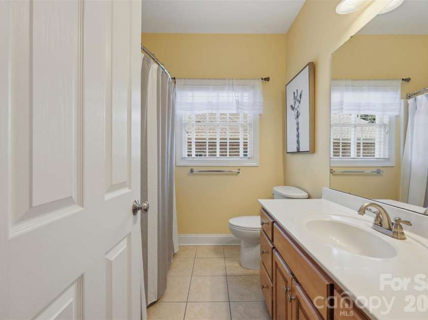 1719 30th Avenue Court, Hickory, NC 28601.  MLS# CAR4417050, YatesRealty ID 47309. 