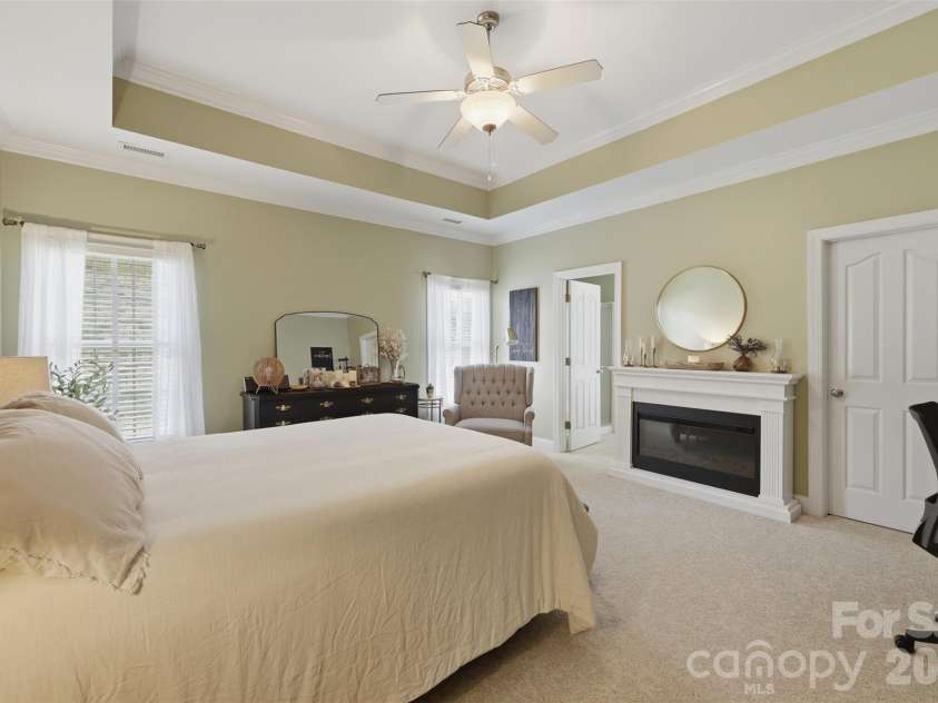 1719 30th Avenue Court, Hickory, NC 28601.  MLS# CAR4417050, YatesRealty ID 47309. 