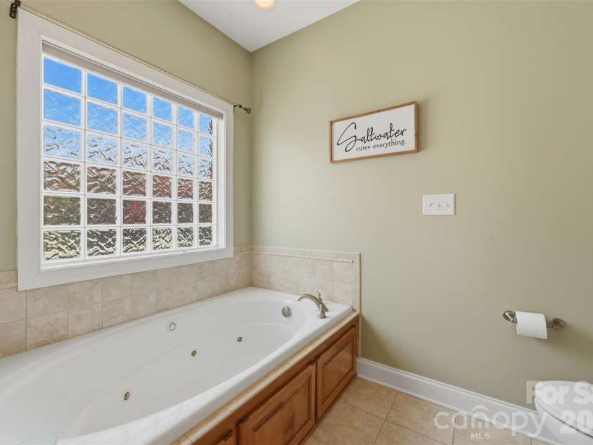 1719 30th Avenue Court, Hickory, NC 28601.  MLS# CAR4417050, YatesRealty ID 47309. 