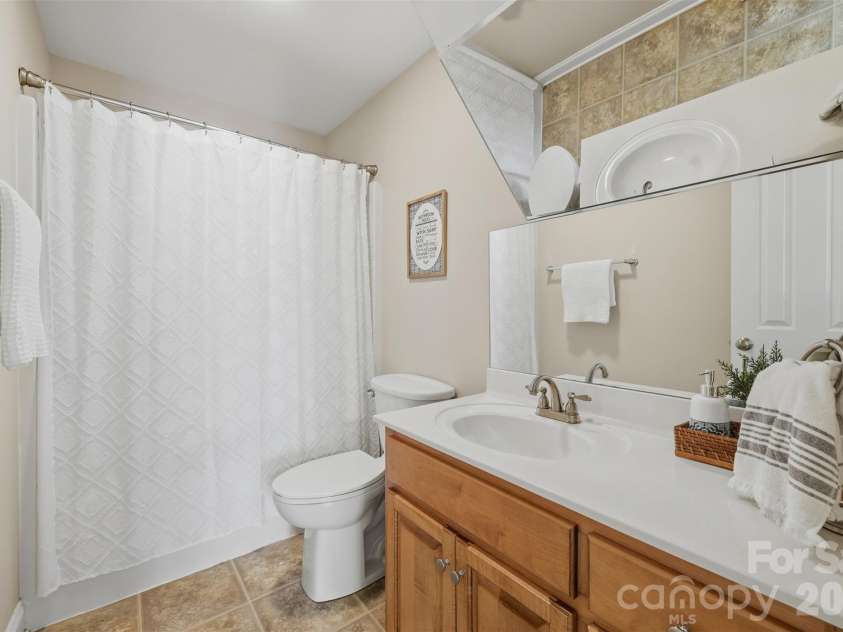 1719 30th Avenue Court, Hickory, NC 28601.  MLS# CAR4417050, YatesRealty ID 47309. 
