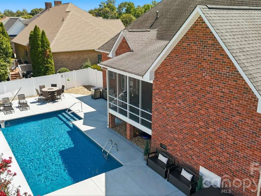 1719 30th Avenue Court, Hickory, NC 28601.  MLS# CAR4417050, YatesRealty ID 47309. 