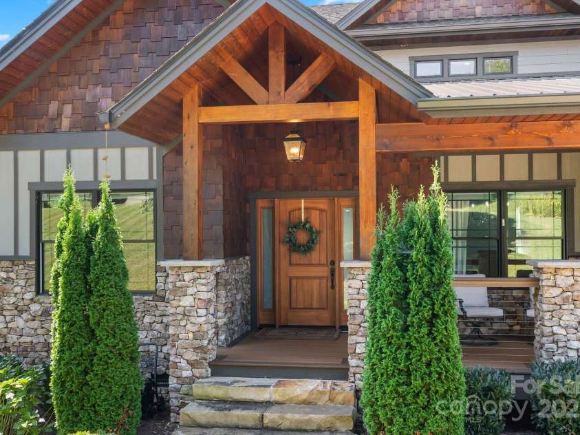 27 Ridge Glen Lane, Leicester, NC 28748.  MLS# CAR4304688, YatesRealty ID 4731. 