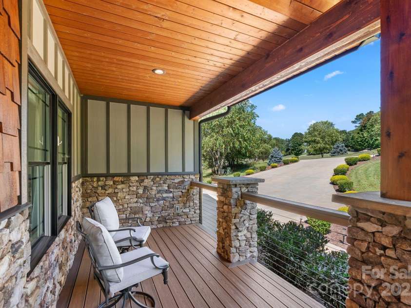 27 Ridge Glen Lane, Leicester, NC 28748.  MLS# CAR4304688, YatesRealty ID 4731. 