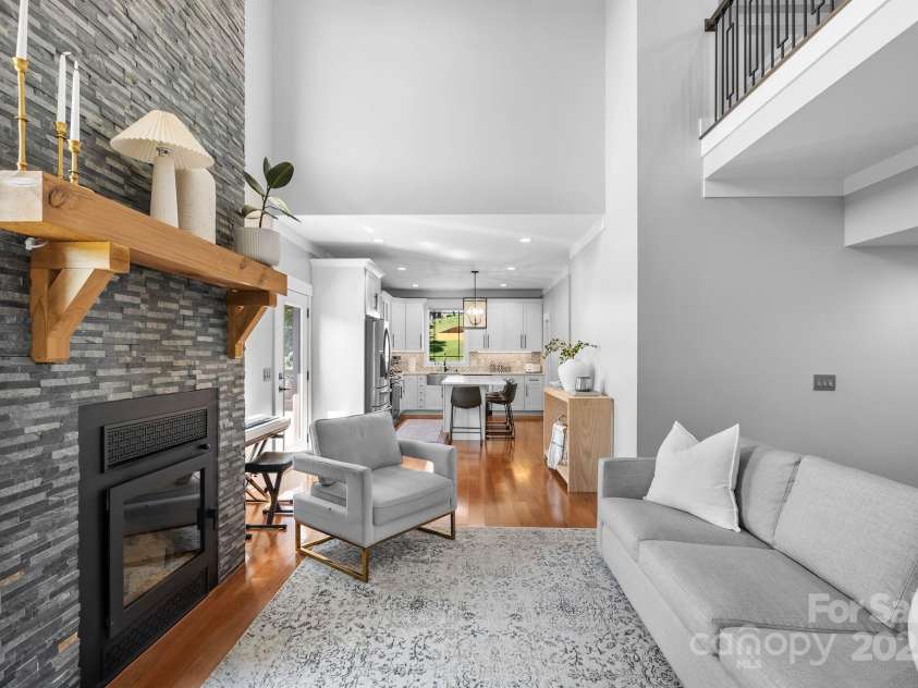 27 Ridge Glen Lane, Leicester, NC 28748.  MLS# CAR4304688, YatesRealty ID 4731. 