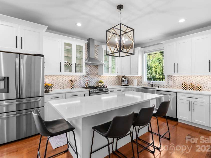 27 Ridge Glen Lane, Leicester, NC 28748.  MLS# CAR4304688, YatesRealty ID 4731. 