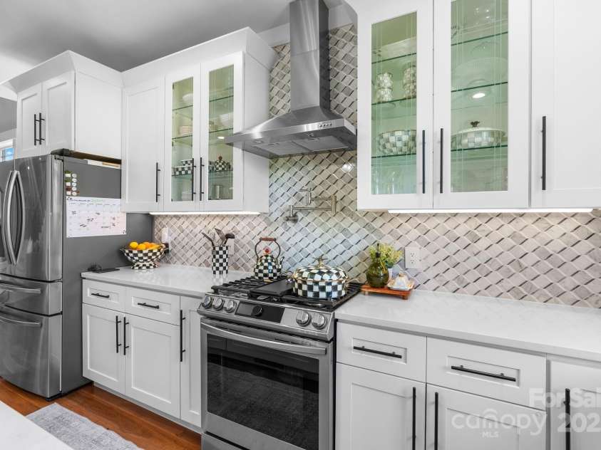 27 Ridge Glen Lane, Leicester, NC 28748.  MLS# CAR4304688, YatesRealty ID 4731. 