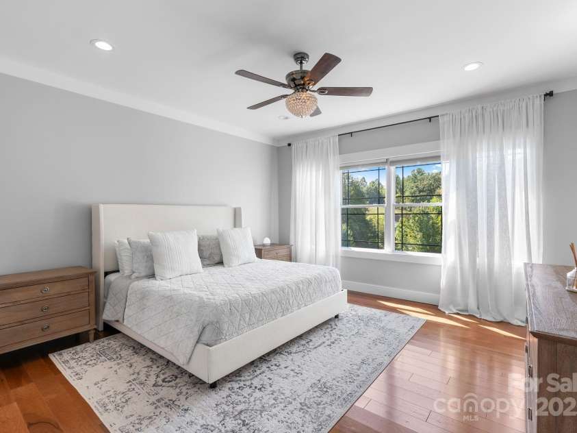 27 Ridge Glen Lane, Leicester, NC 28748.  MLS# CAR4304688, YatesRealty ID 4731. 