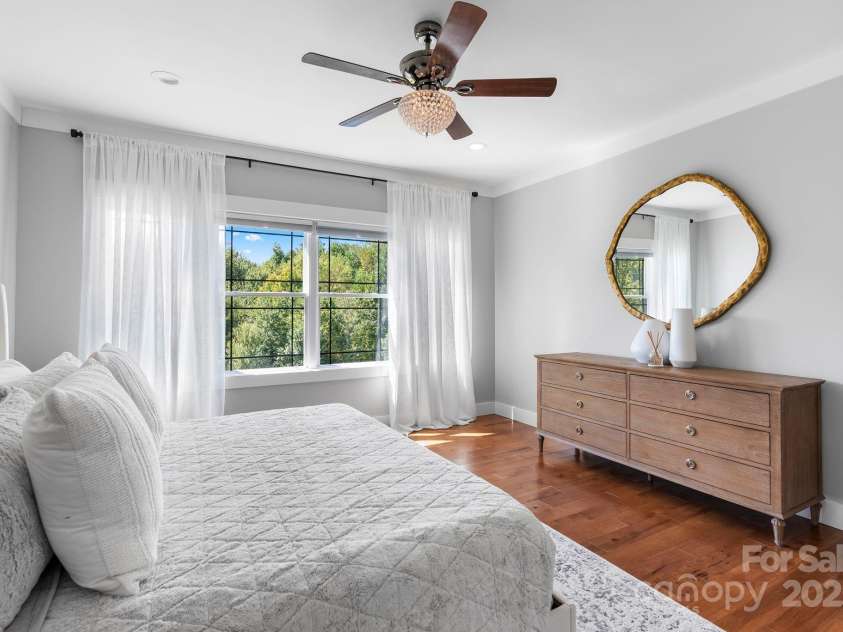 27 Ridge Glen Lane, Leicester, NC 28748.  MLS# CAR4304688, YatesRealty ID 4731. 