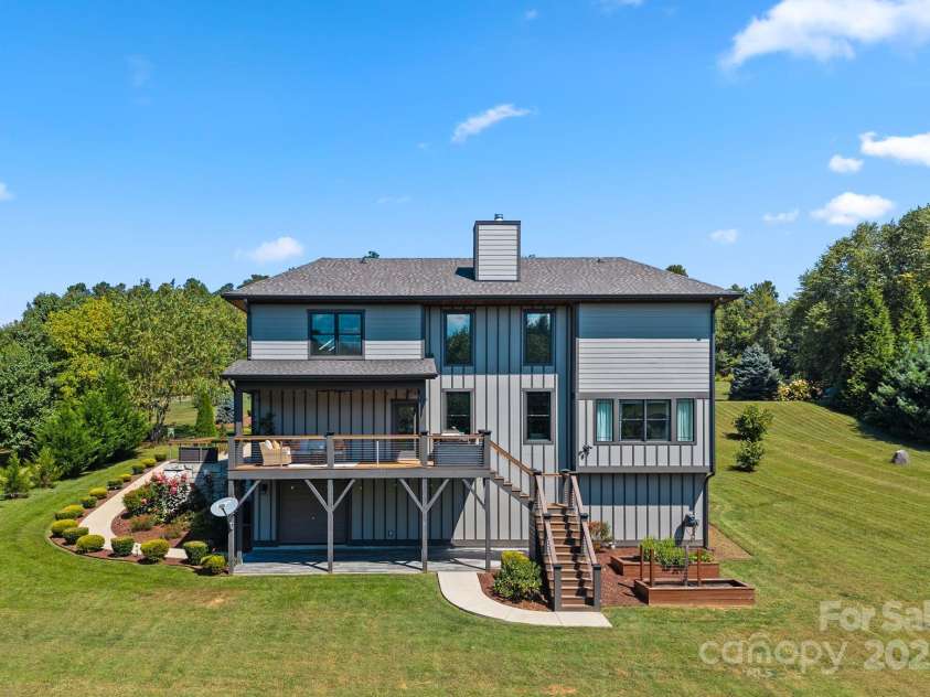 27 Ridge Glen Lane, Leicester, NC 28748.  MLS# CAR4304688, YatesRealty ID 4731. 