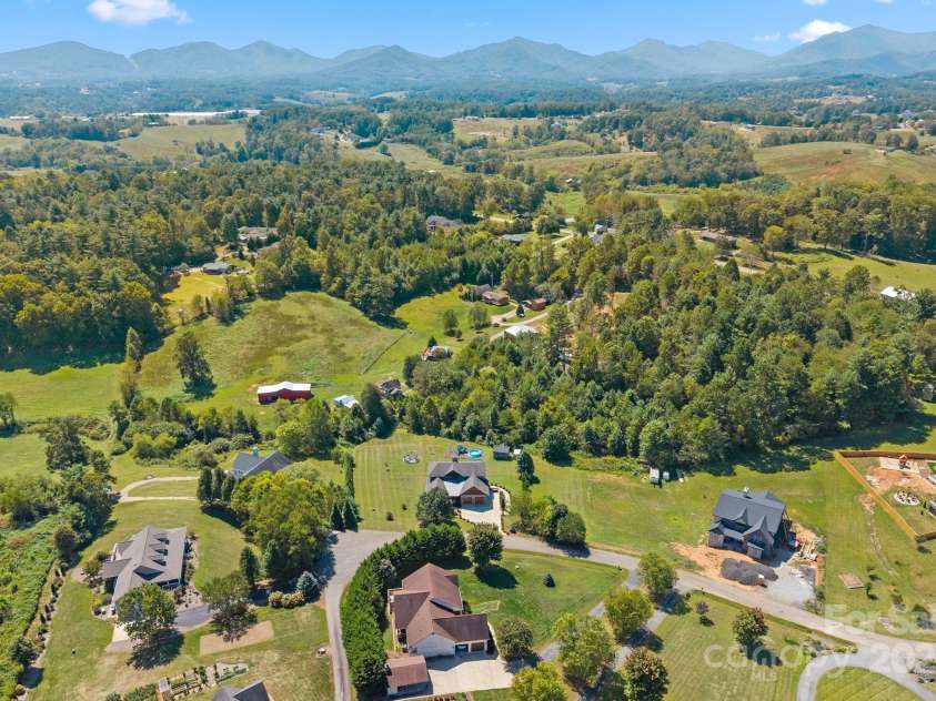 27 Ridge Glen Lane, Leicester, NC 28748.  MLS# CAR4304688, YatesRealty ID 4731. 