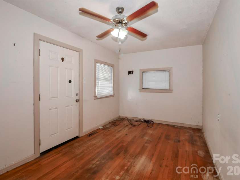 628 Kelly Street, Statesville, NC 28677.  MLS# CAR4419102, YatesRealty ID 47310. 