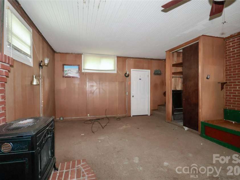 628 Kelly Street, Statesville, NC 28677.  MLS# CAR4419102, YatesRealty ID 47310. 