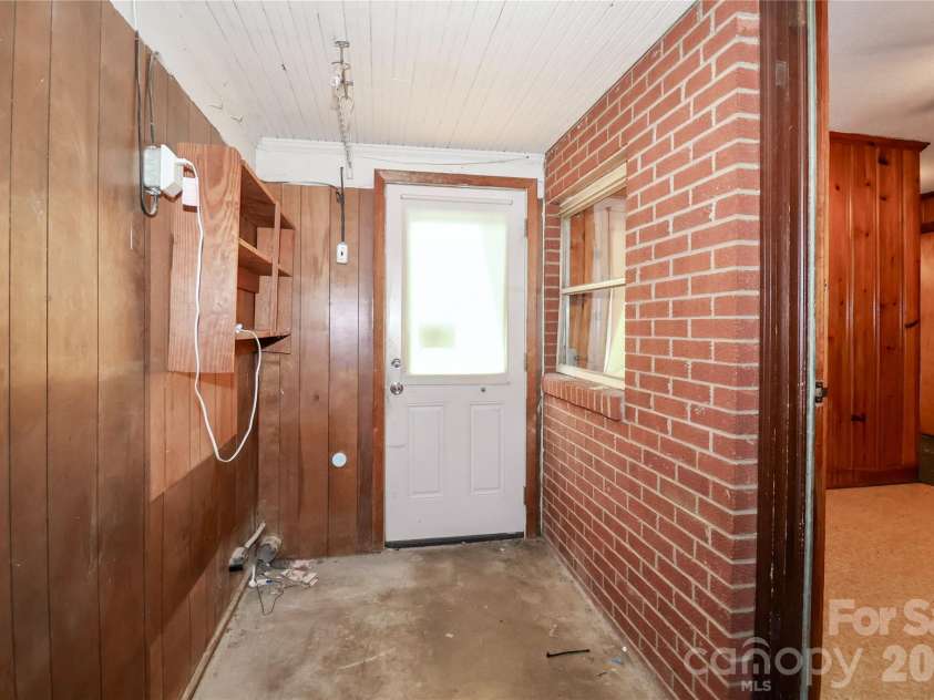 628 Kelly Street, Statesville, NC 28677.  MLS# CAR4419102, YatesRealty ID 47310. 