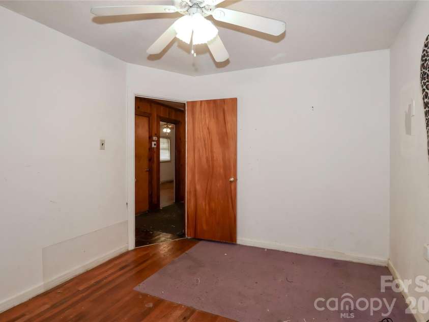 628 Kelly Street, Statesville, NC 28677.  MLS# CAR4419102, YatesRealty ID 47310. 