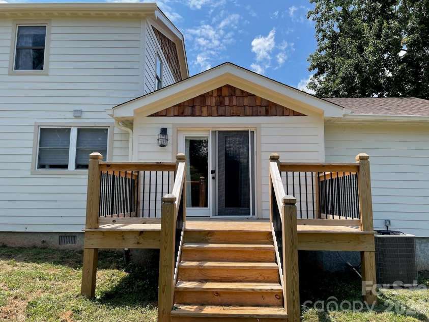 255 Dix Creek No 1 Road, Leicester, NC 28748.  MLS# CAR4418528, YatesRealty ID 47311. 
