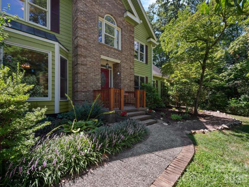 36 Windsong Drive, Fairview, NC 28730.  MLS# CAR4418309, YatesRealty ID 47314. 