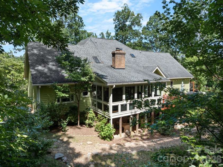 36 Windsong Drive, Fairview, NC 28730.  MLS# CAR4418309, YatesRealty ID 47314. 