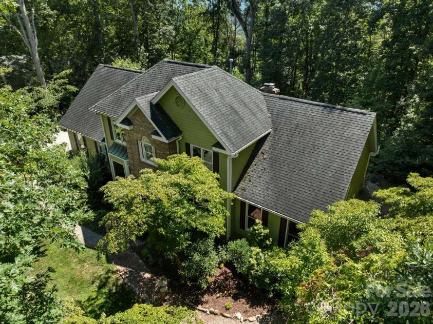 36 Windsong Drive, Fairview, NC 28730.  MLS# CAR4418309, YatesRealty ID 47314. 