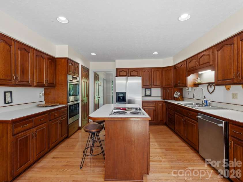 36 Windsong Drive, Fairview, NC 28730.  MLS# CAR4418309, YatesRealty ID 47314. 