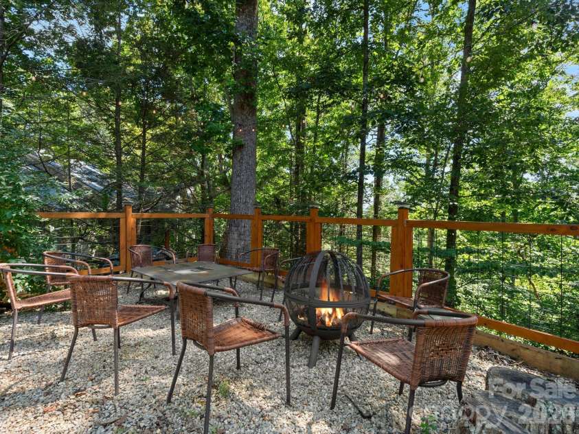 36 Windsong Drive, Fairview, NC 28730.  MLS# CAR4418309, YatesRealty ID 47314. 