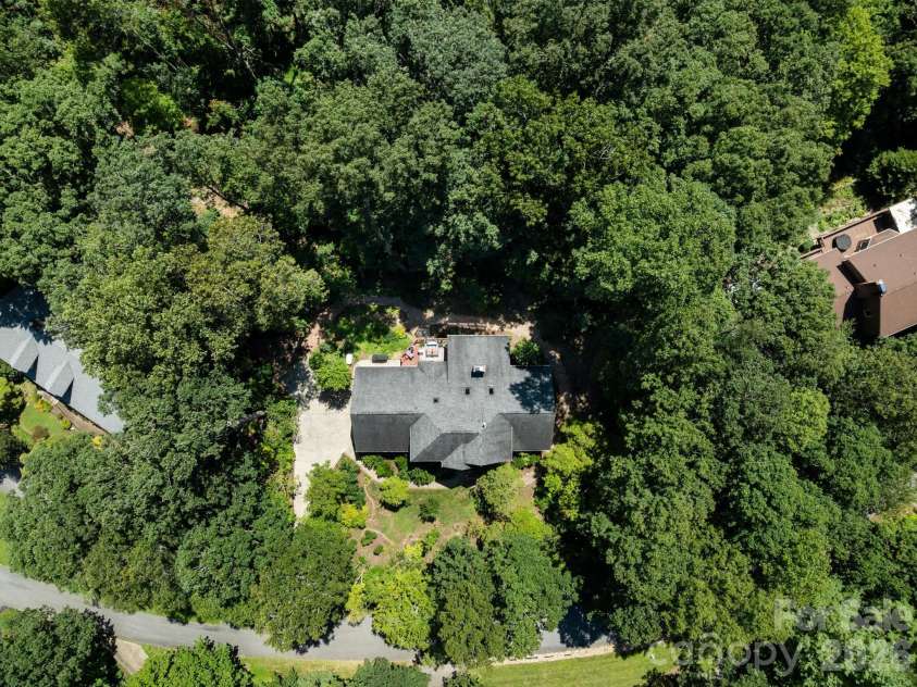 36 Windsong Drive, Fairview, NC 28730.  MLS# CAR4418309, YatesRealty ID 47314. Private lot
