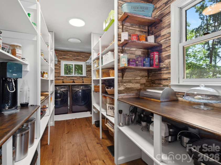 36 Windsong Drive, Fairview, NC 28730.  MLS# CAR4418309, YatesRealty ID 47314. Walk-in pantry & laundry room