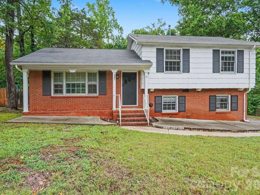 6601 Lynfield Drive, Charlotte, NC 28212.  MLS# CAR4408047, YatesRealty ID 47316. 