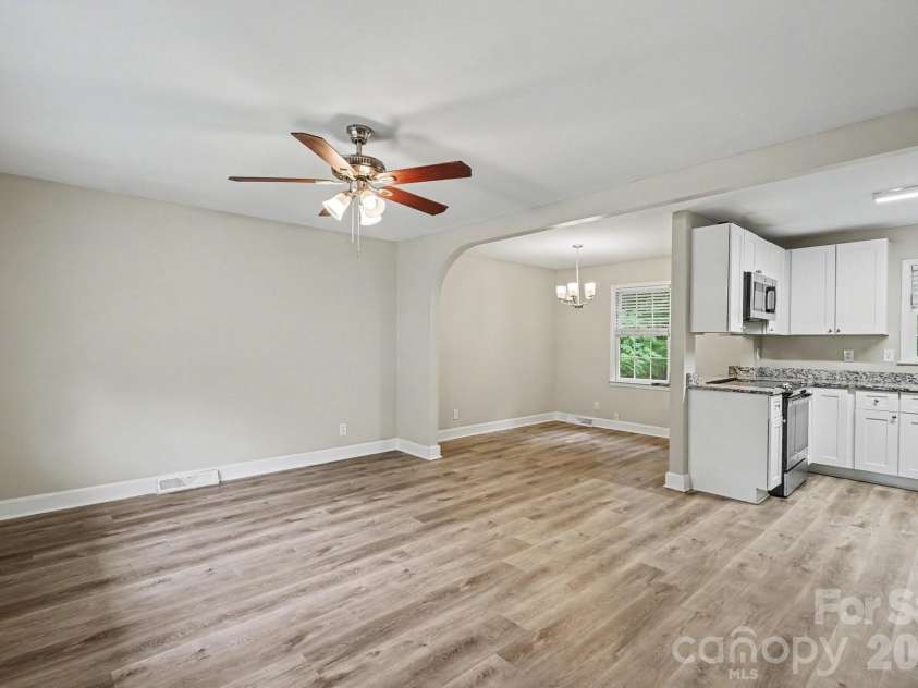 6601 Lynfield Drive, Charlotte, NC 28212.  MLS# CAR4408047, YatesRealty ID 47316. 