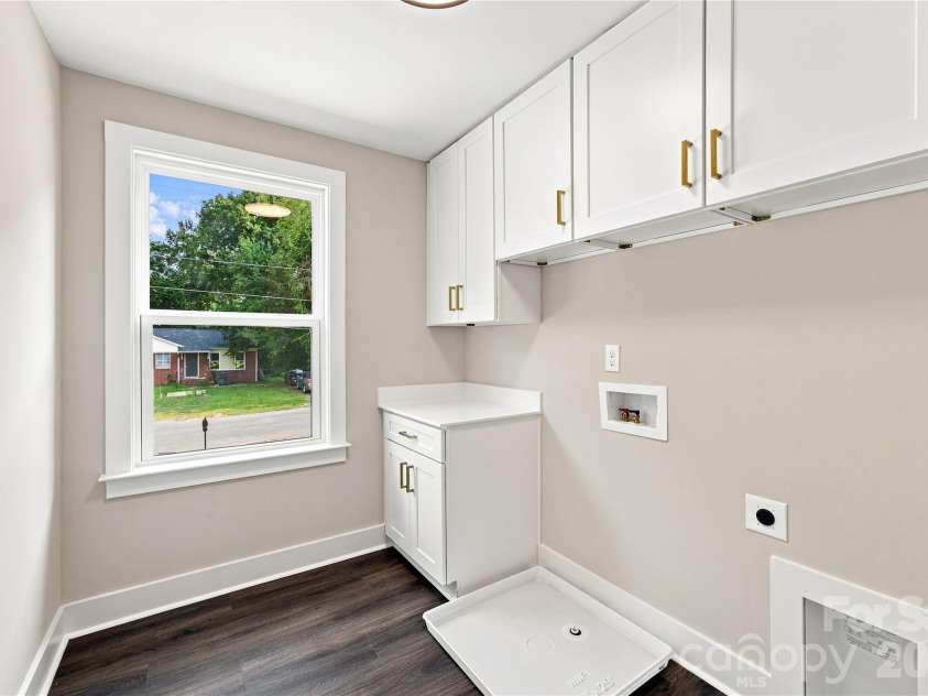 2211 Seventh Avenue, Gastonia, NC 28052.  MLS# CAR4419058, YatesRealty ID 47317. 