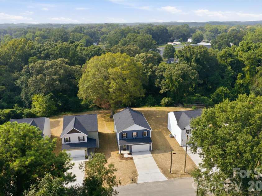 2211 Seventh Avenue, Gastonia, NC 28052.  MLS# CAR4419058, YatesRealty ID 47317. 