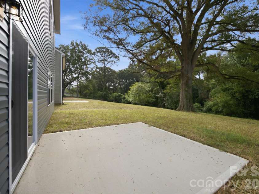 2211 Seventh Avenue, Gastonia, NC 28052.  MLS# CAR4419058, YatesRealty ID 47317. 